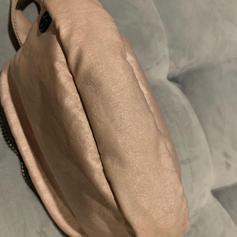 RARE 🦄 Original OG Lululemon Everywhere Belt Bag Peach Gold TB2 - Picture 11 of 13